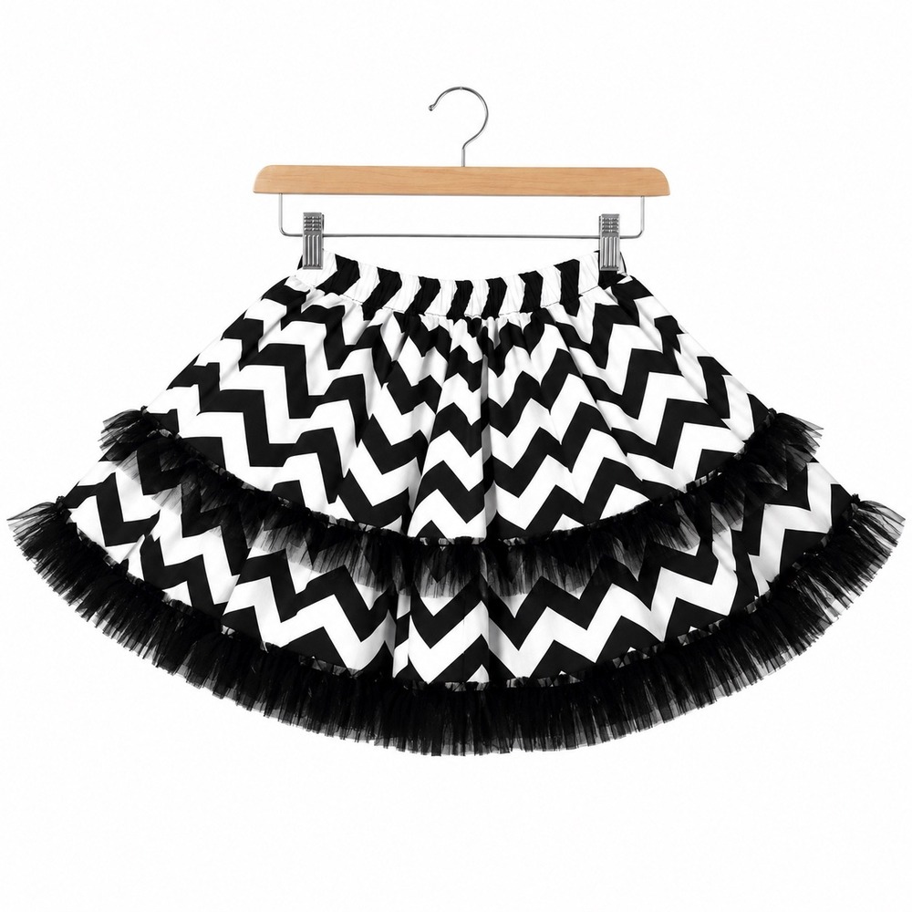 Owl's & Bat's Girls Skirt Size 2T‎ Chevron Twirly Black Off White NEW